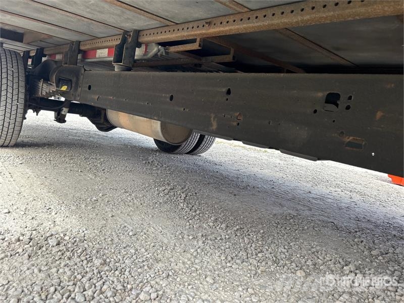 GMC Savana G3500 4x2 Refrigerated Truck Camion a temperatura controllata
