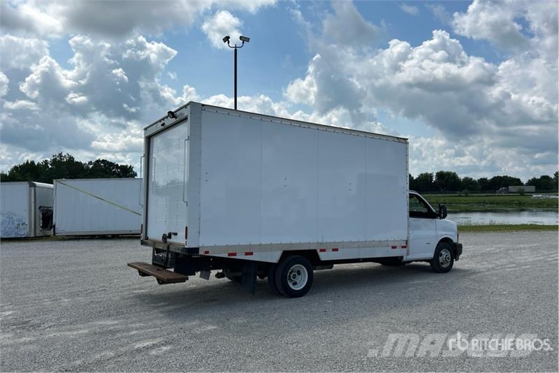 GMC Savana G3500 4x2 Refrigerated Truck Isotermos y frigoríficos