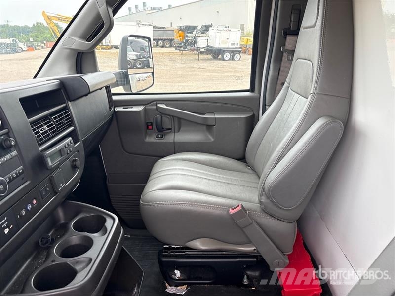 GMC Savana G3500 4x2 Refrigerated Truck Isotermos y frigoríficos