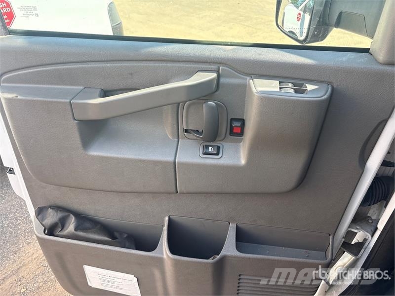 GMC Savana G3500 4x2 Refrigerated Truck Isotermos y frigoríficos