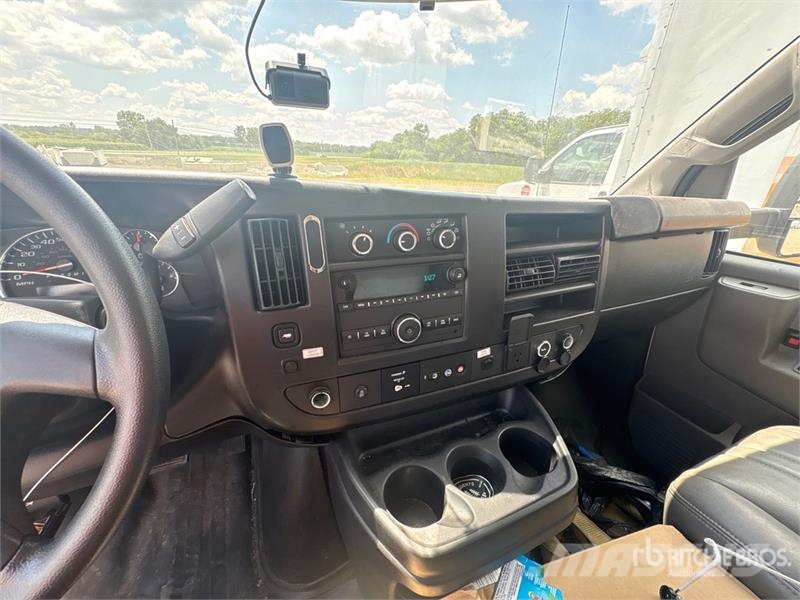 GMC Savana G3500 4x2 Refrigerated Truck Isotermos y frigoríficos