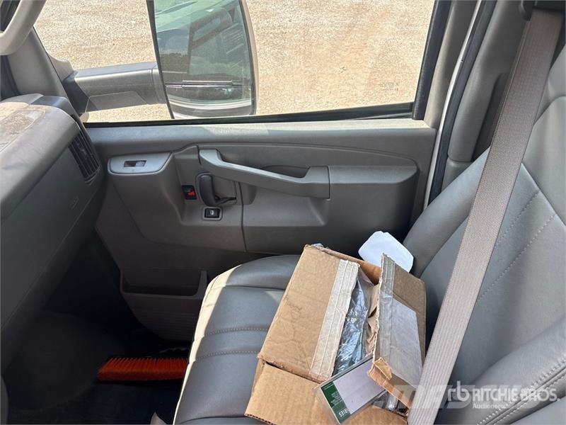 GMC Savana G3500 4x2 Refrigerated Truck Isotermos y frigoríficos
