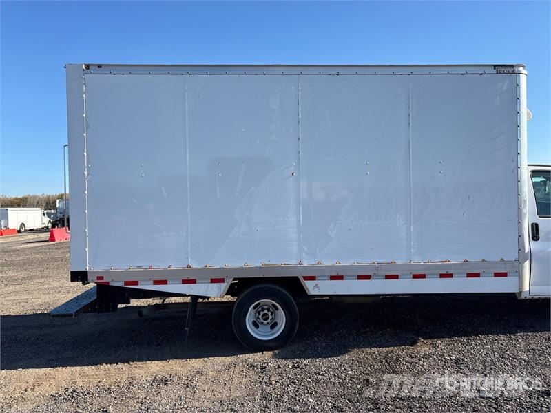 GMC Savana G3500 4x2 Refrigerated Truck Kamioni hladnjače