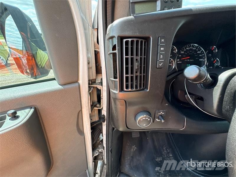 GMC Savana G3500 4x2 Refrigerated Truck Isotermos y frigoríficos