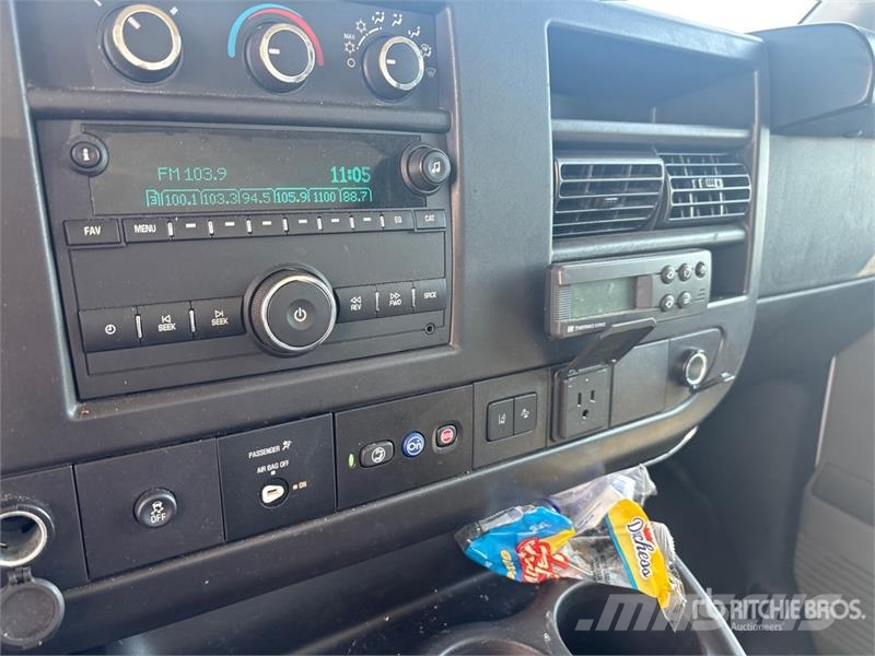 GMC Savana G3500 4x2 Refrigerated Truck Isotermos y frigoríficos