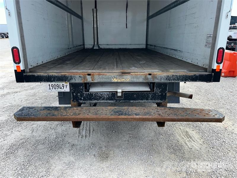 GMC Savana G3500 4x2 Refrigerated Truck Camion a temperatura controllata