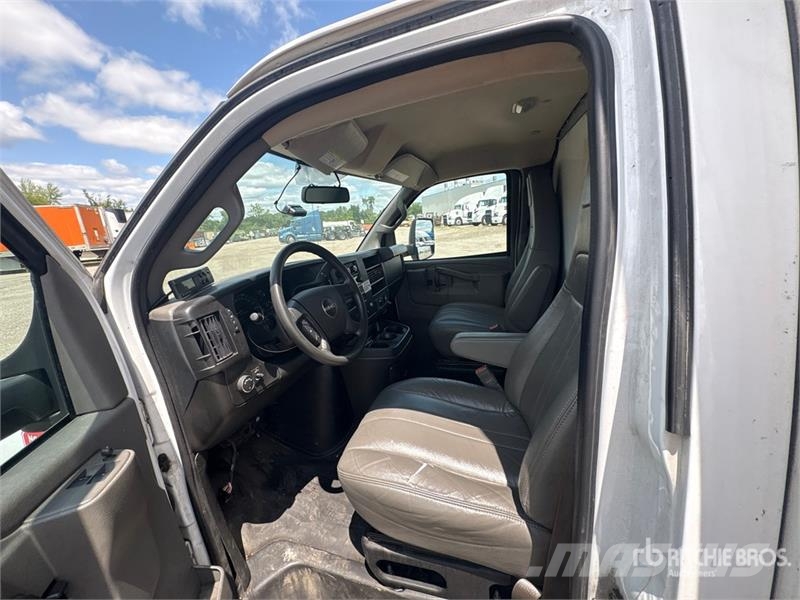 GMC Savana G3500 4x2 Refrigerated Truck Isotermos y frigoríficos