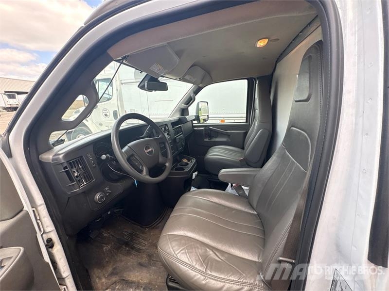 GMC Savana G3500 4x2 Refrigerated Truck Camion frigorifique