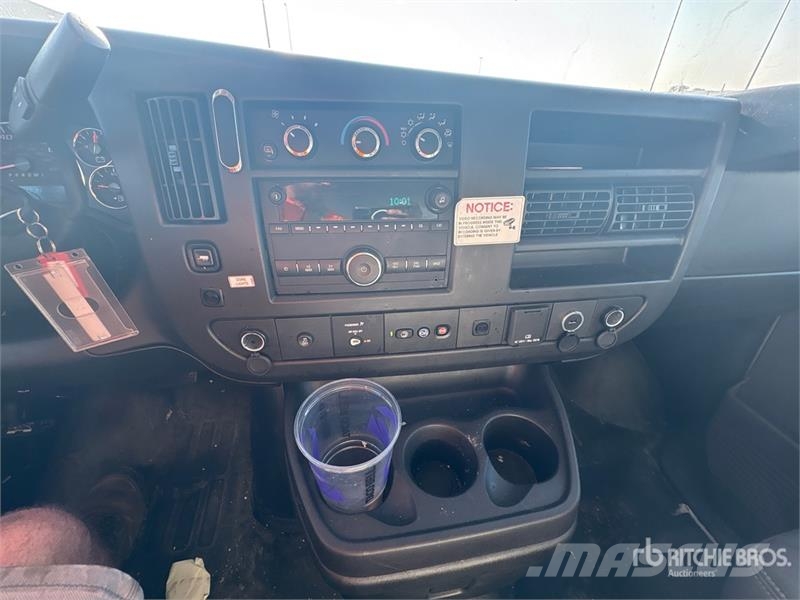 GMC Savana G3500 4x2 Refrigerated Truck Isotermos y frigoríficos