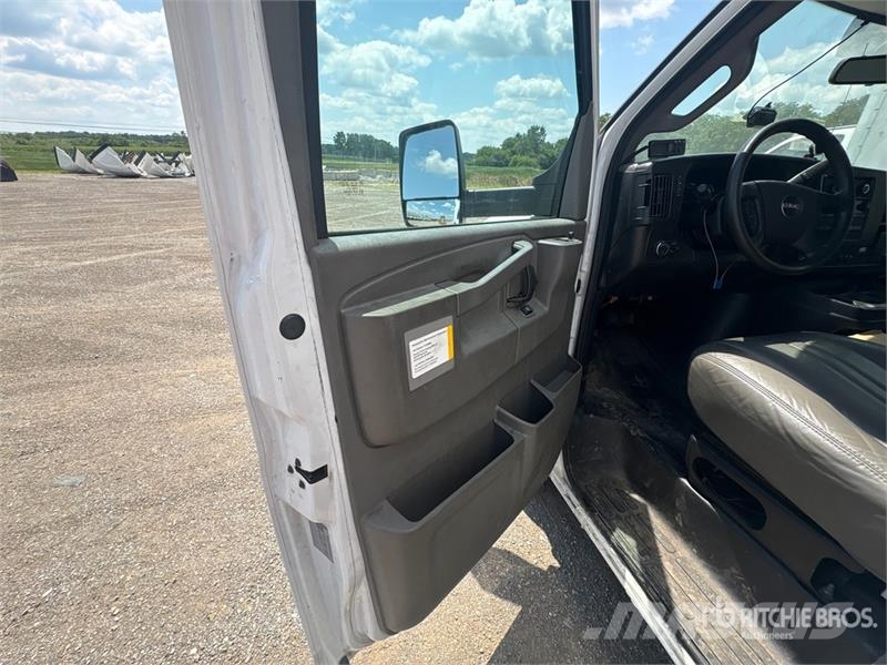 GMC Savana G3500 4x2 Refrigerated Truck Isotermos y frigoríficos