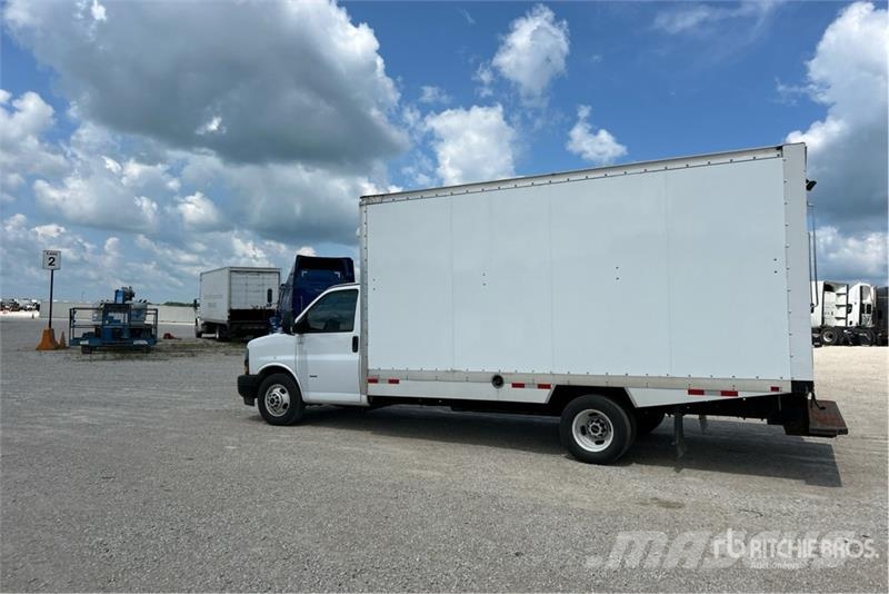 GMC Savana G3500 4x2 Refrigerated Truck Isotermos y frigoríficos
