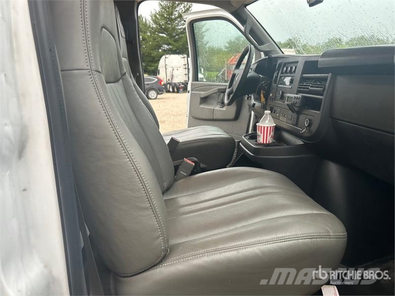 GMC Savana G3500 4x2 Refrigerated Truck Isotermos y frigoríficos