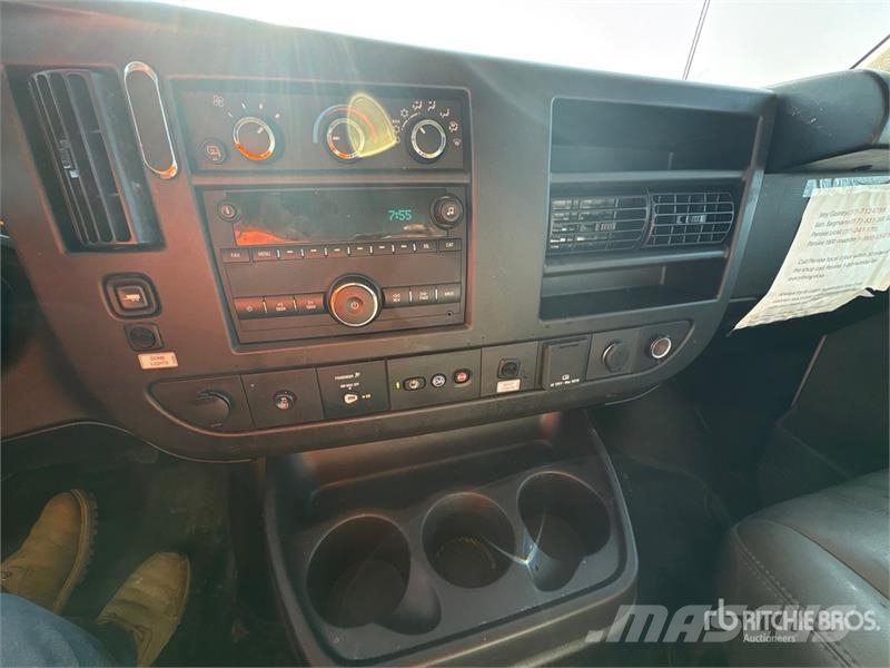 GMC Savana G3500 4x2 Refrigerated Truck Isotermos y frigoríficos