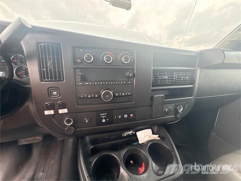 GMC Savana G3500 4x2 Refrigerated Truck Isotermos y frigoríficos