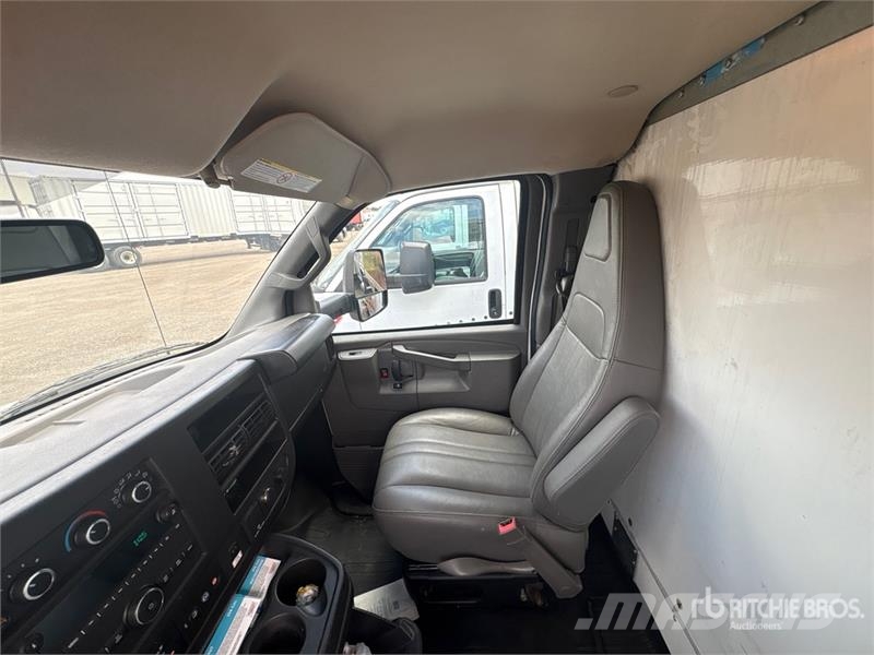 GMC Savana G3500 4x2 Refrigerated Truck Kamioni hladnjače
