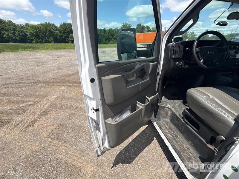 GMC Savana G3500 4x2 Refrigerated Truck Isotermos y frigoríficos