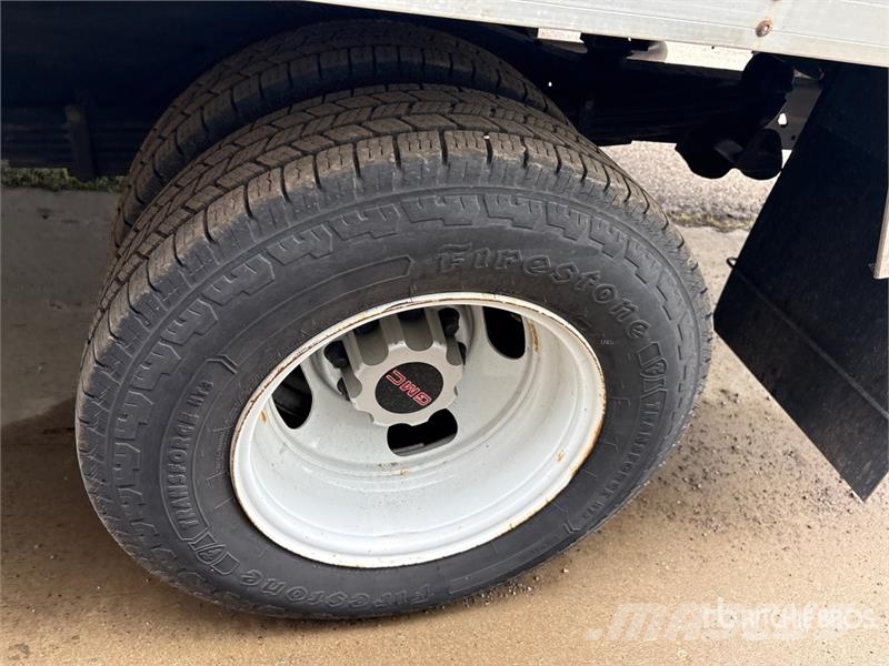 GMC Savana G3500 4x2 Refrigerated Truck Isotermos y frigoríficos
