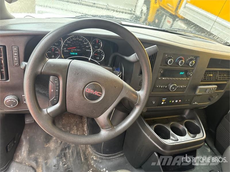 GMC Savana G3500 4x2 Refrigerated Truck Isotermos y frigoríficos