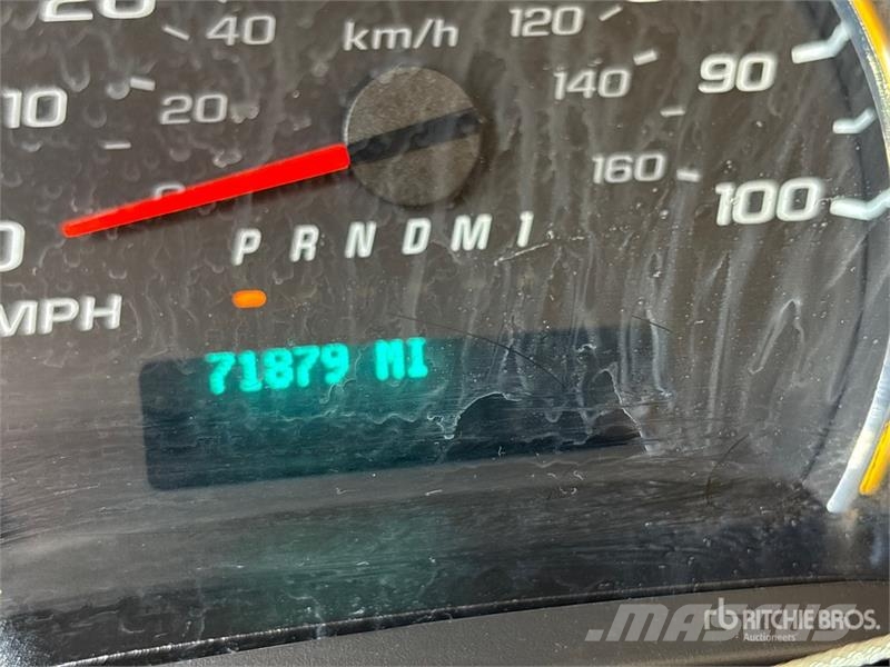 GMC Savana G3500 4x2 Van Truck Skriňová nadstavba