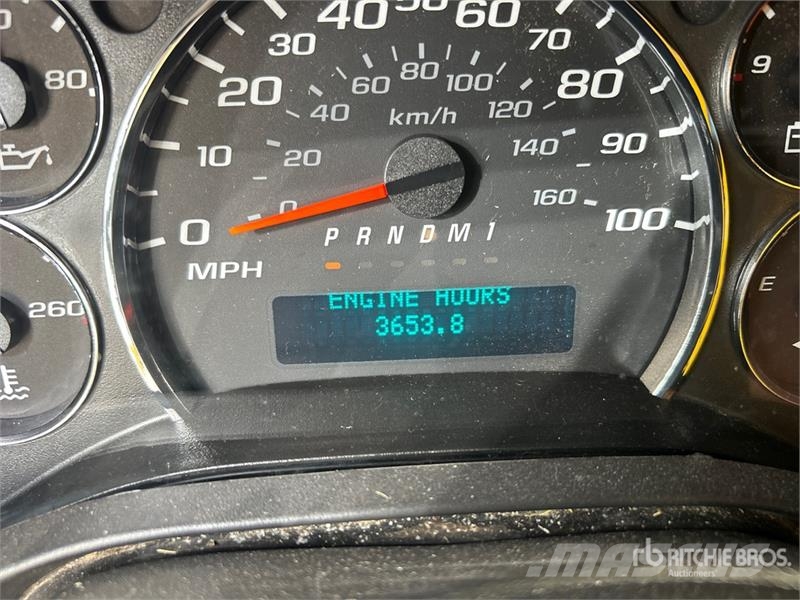GMC Savana G3500 4x2 Van Truck Dobozos teherautók