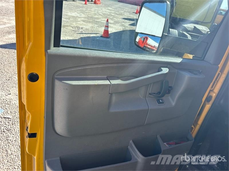 GMC Savana G3500 4x2 Van Truck Sanduk kamioni