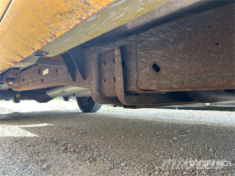 GMC Savana G3500 4x2 Van Truck Dobozos teherautók