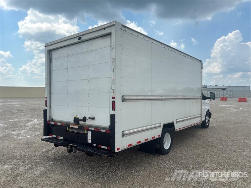 GMC Savana G3500 4x2 Van Truck Skriňová nadstavba