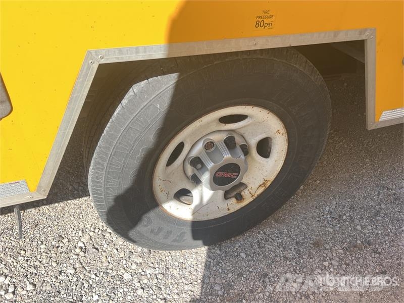 GMC Savana G3500 4x2 Van Truck Camion cassonati