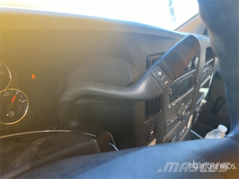 GMC Savana G3500 4x2 Van Truck Camion cassonati
