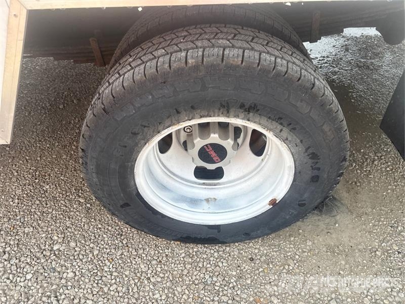 GMC Savana G3500 4x2 Van Truck Skriňová nadstavba