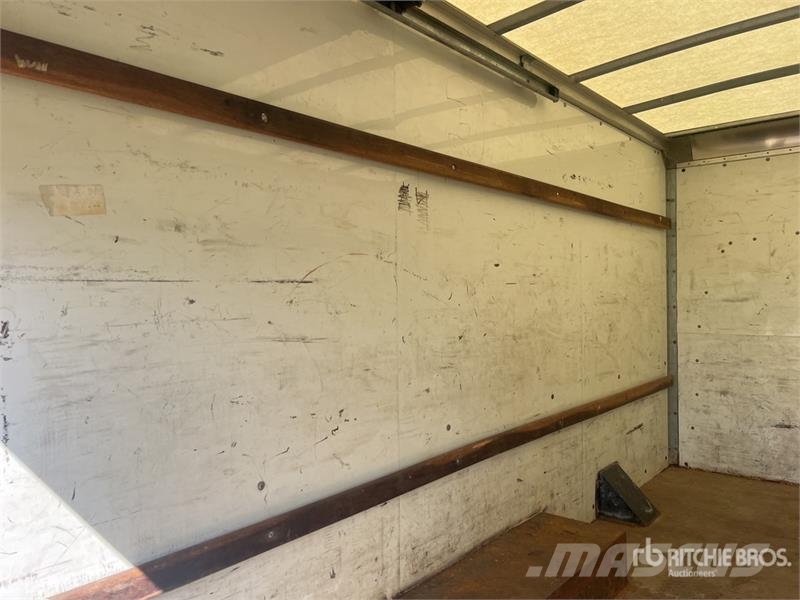 GMC Savana G3500 4x2 Van Truck Camion cassonati