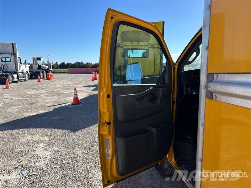 GMC Savana G3500 4x2 Van Truck Sanduk kamioni