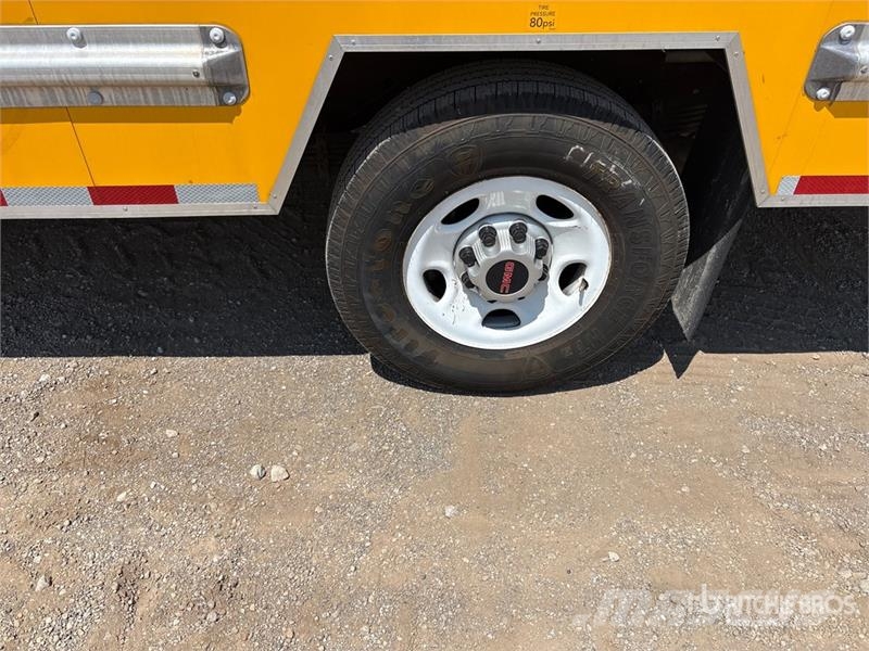 GMC Savana G3500 4x2 Van Truck Skriňová nadstavba