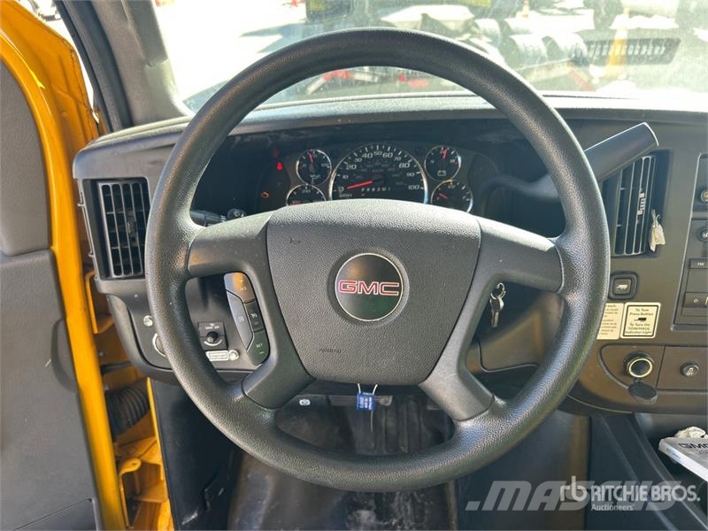 GMC Savana G3500 4x2 Van Truck Sanduk kamioni