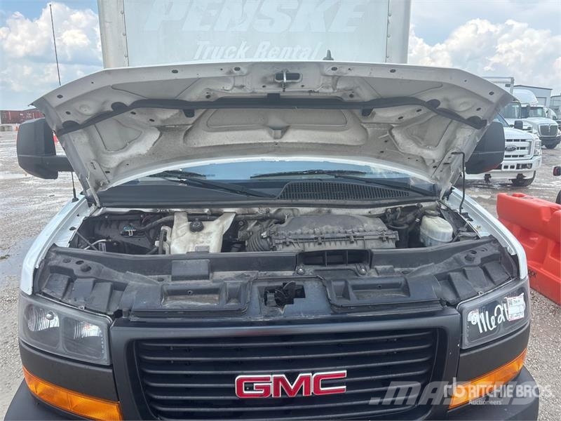 GMC Savana G3500 4x2 Van Truck Skriňová nadstavba