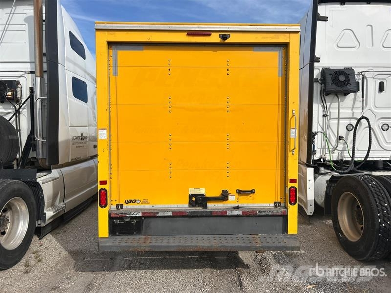 GMC Savana G3500 4x2 Van Truck Dobozos teherautók