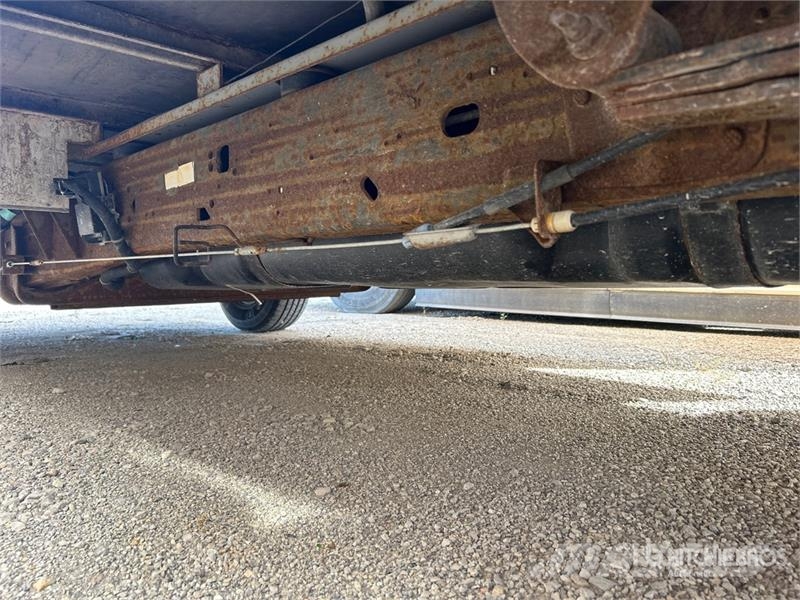 GMC Savana G3500 4x2 Van Truck Dobozos teherautók