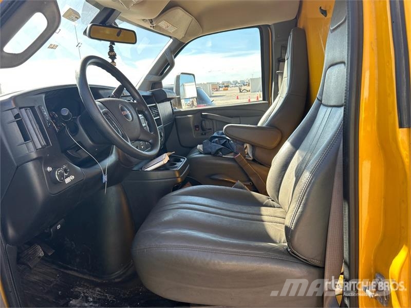 GMC Savana G3500 4x2 Van Truck Sanduk kamioni