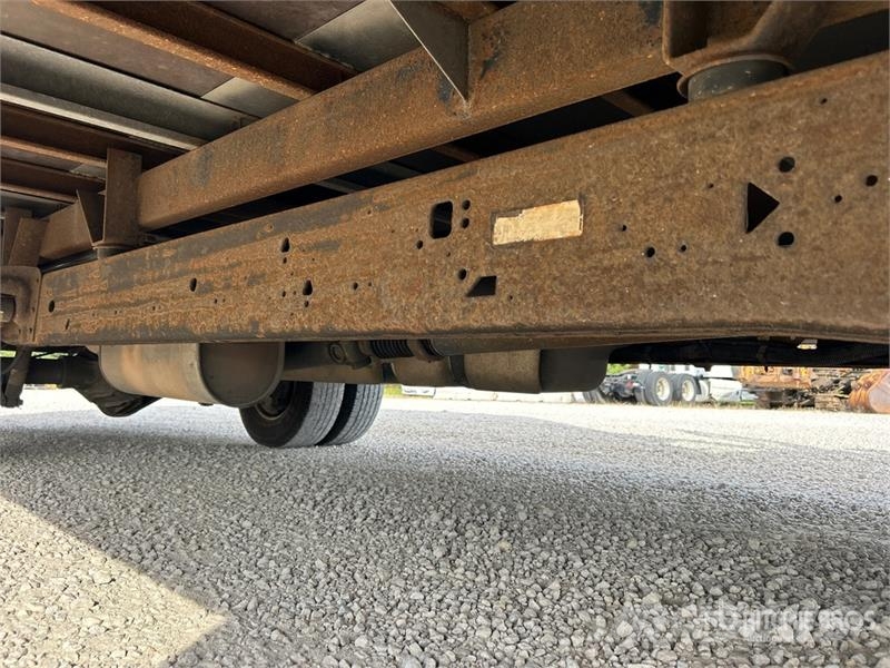 GMC Savana G3500 4x2 Van Truck Фургони