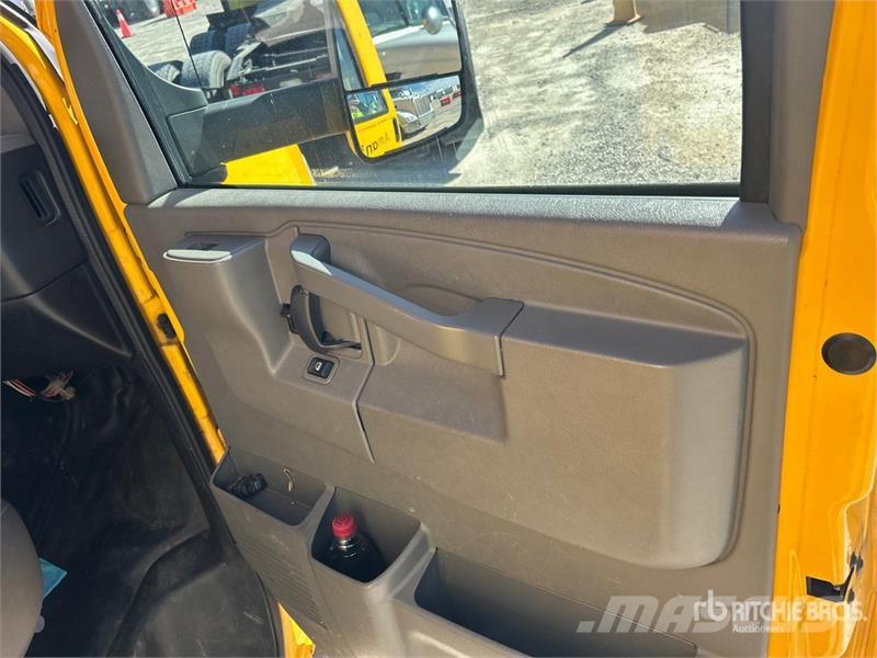 GMC Savana G3500 4x2 Van Truck Sanduk kamioni