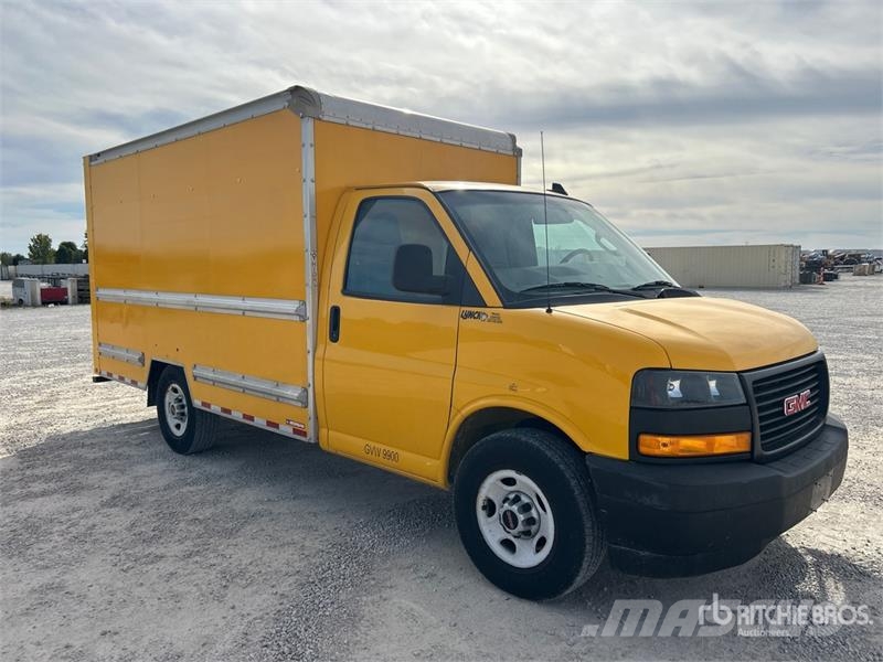 GMC Savana G3500 4x2 Van Truck Dobozos teherautók