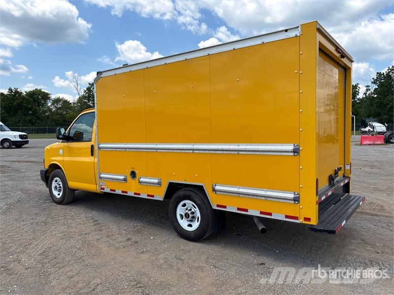 GMC Savana G3500 4x2 Van Truck Skriňová nadstavba