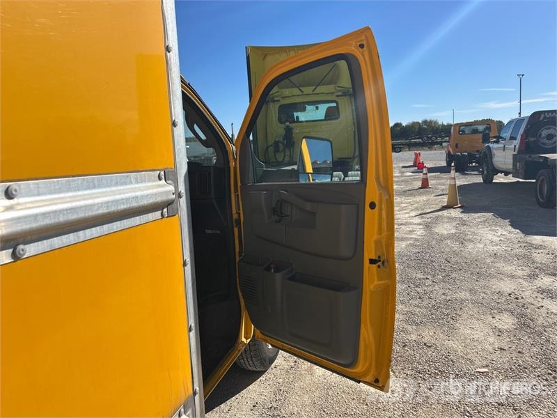 GMC Savana G3500 4x2 Van Truck Sanduk kamioni