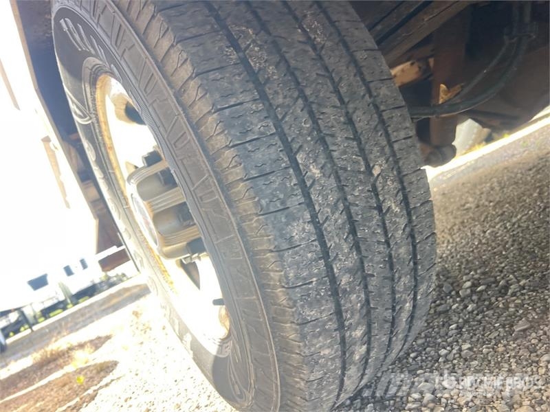 GMC Savana G3500 4x2 Van Truck Camion cassonati