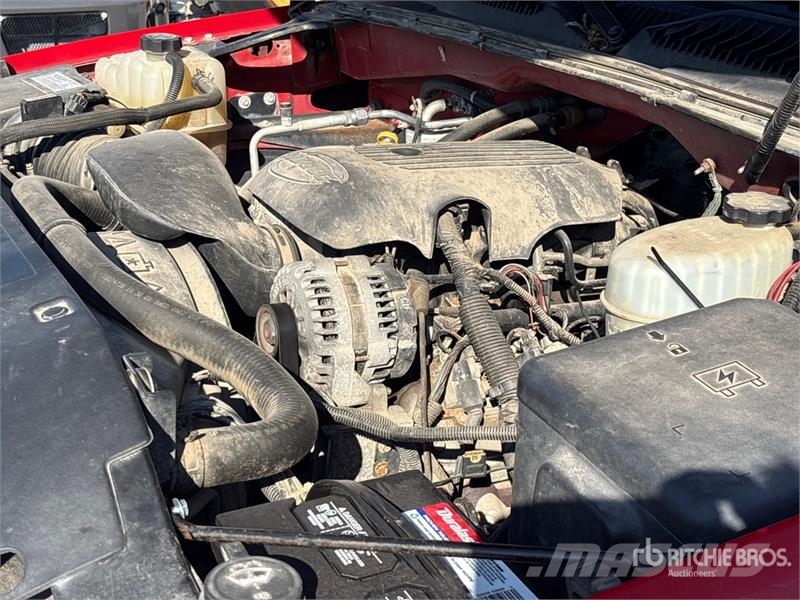 GMC Sierra 3500 4x4 Extended Cab Utility Truck Pick-upy / Pojazdy z otwieranymi burtami