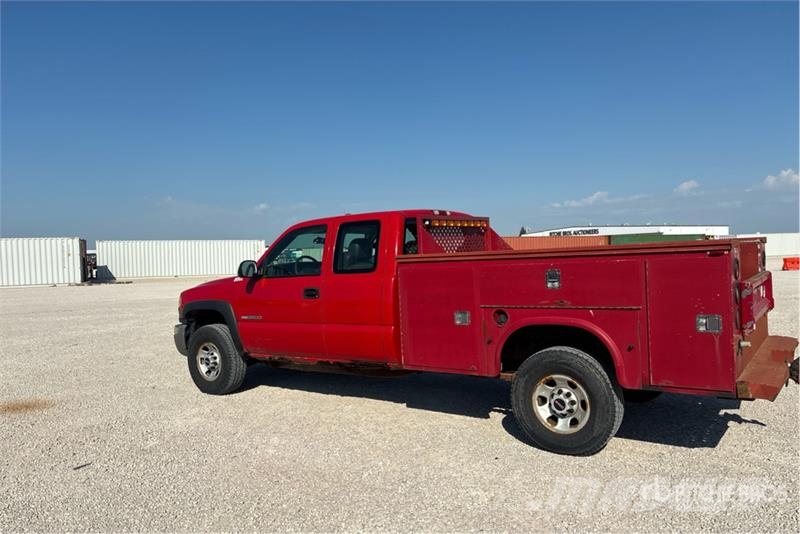 GMC Sierra 3500 4x4 Extended Cab Utility Truck Pick-upy / Pojazdy z otwieranymi burtami