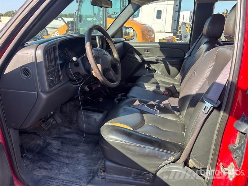 GMC Sierra 3500 4x4 Extended Cab Utility Truck Pick-upy / Pojazdy z otwieranymi burtami