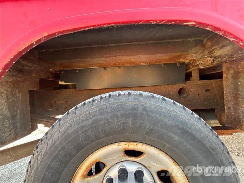 GMC Sierra 3500 4x4 Extended Cab Utility Truck Pick-upy / Pojazdy z otwieranymi burtami