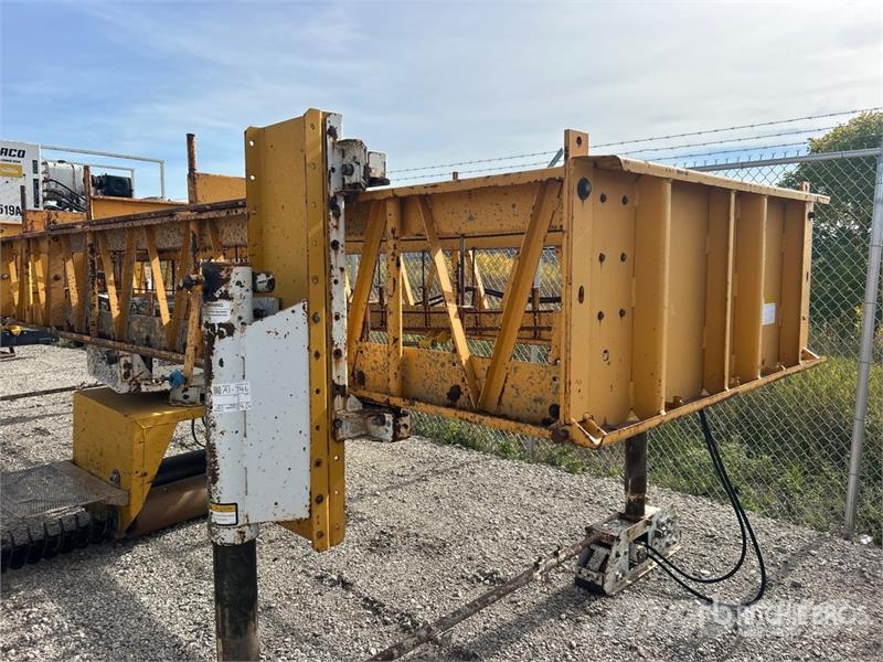 Gomaco C-450 Bridge Deck Finisher Otros