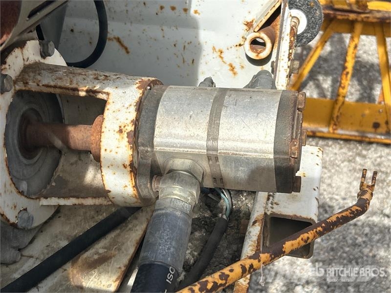 Gomaco C-450 Bridge Deck Finisher Otros